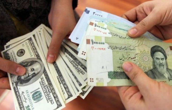 الريال الإيراني يواصل الانهيار: 188 ألفًا مقابل الدولار الواحد