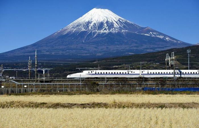 "الرصاصة".. اليابان تطلق أسرع قطار في العالم