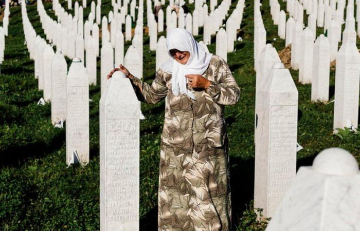 بعد ربع قرن على ارتكابها.. البوسنيون يحيون ذكرى مذبحة سريبرينتشا