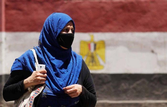 مصر تبدأ في توفير كمامات مدعومة لمواطنيها للحد من "كورونا"
