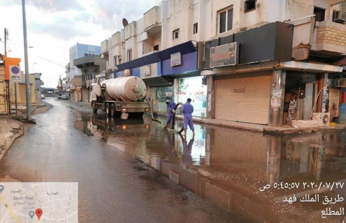 بعد الأمطار الغزيرة.. المياه تغمر شوارع بلدية الأحد والبلدية تستنفر