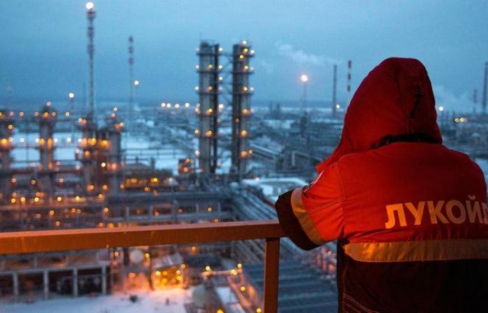 بتقليص تخفيضات "أوبك+".. روسيا ترفع إنتاجها من النفط