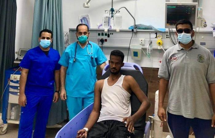 "حرس الحدود" بالمدينة المنورة ينقذ مقيماً سودانياً من الغرق بشرم ينبع
