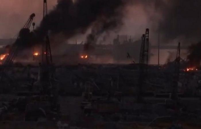 حريق كبير ومئات الجرحى وأضرار هائلة جراء الانفجار الذي وقع في مرفأ بيروت