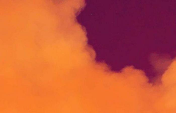 "مدني رماح" يسيطر على حريق سوق الأعلاف.. لا إصابات