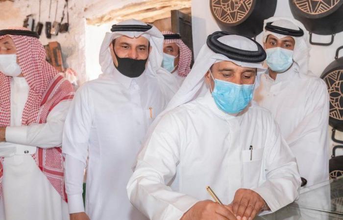 "السياري" في زيارته لمتحف "الأخوين": أمير الباحة يدعم مثل هذه المشاريع الشبابية