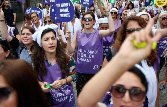 حزب "أردوغان" بصدد الانسحاب من اتفاقية دولية لحماية النساء