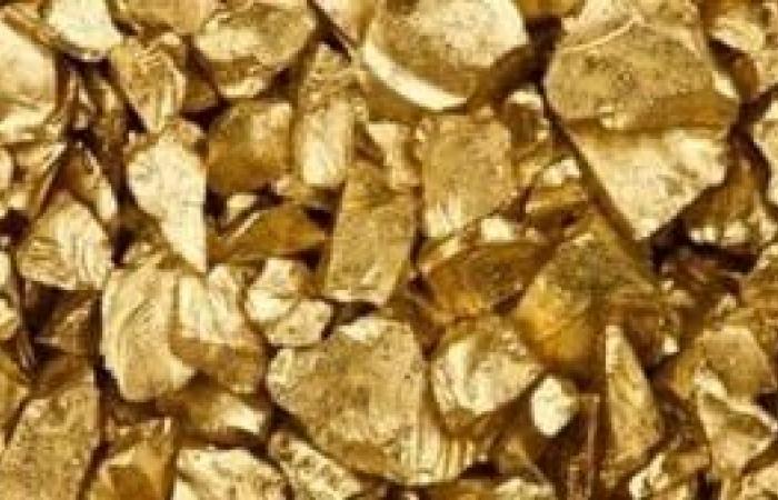 "1000 كيلو ذهب خام".. تفاصيل ضبط متهم بالتنقيب عن المعدن النفيس في أسوان