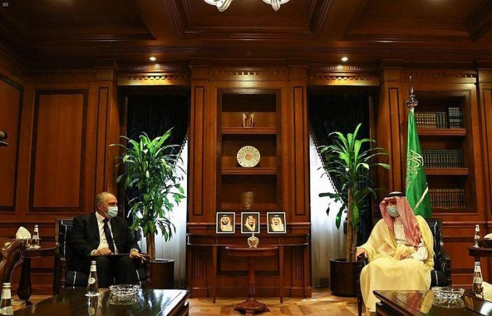 "الجبير" يستعرض العلاقات الثنائية مع السفير المصري بالمملكة