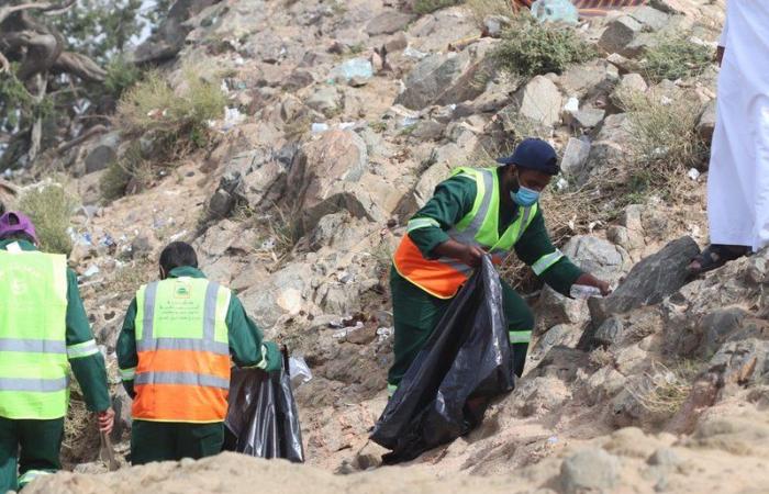 إزالة 2000 طن من النفايات في 10 مواقع سياحية بالطائف