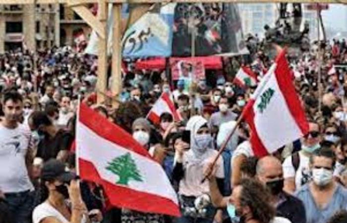 الأزمة لم تنته باستقالة الحكومة.. اللبنانيون يدعون لمظاهرات لـ"فن السطلة أولاً"