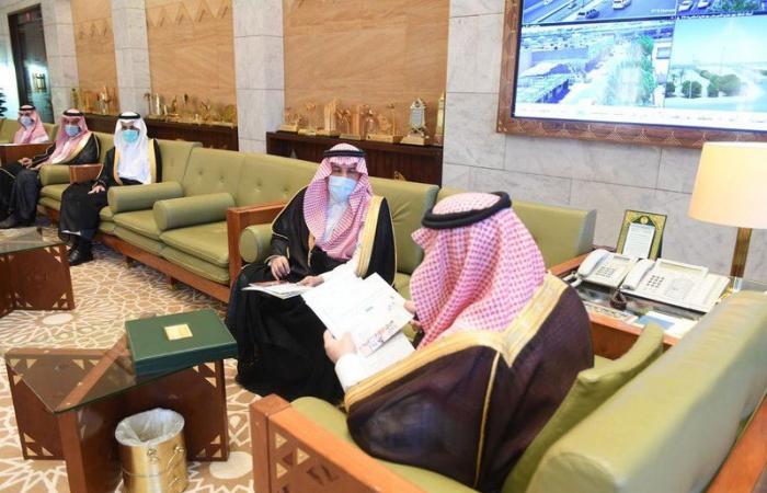 أمير الرياض يستقبل مديري التعليم والنقل بالمنطقة