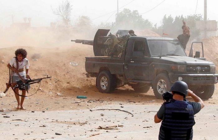 "الاتحاد الأوروبي" يعاقب فردين و3 شركات لخرقهم حظر السلاح على ليبيا