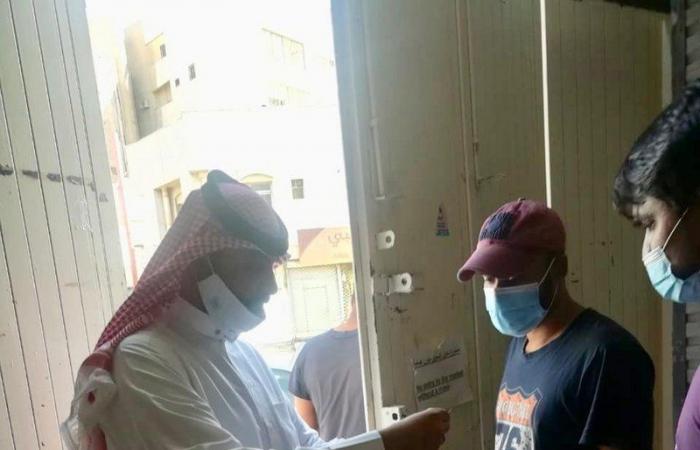 "عمل الرياض" يضبط "21" عاملًا مخالفًا ويغلق 12 محلًّا