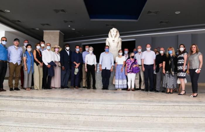 وزير السياحة والآثار و30 سفيرًا أجنبيًا في زيارة لمتحف شرم الشيخ (صور)