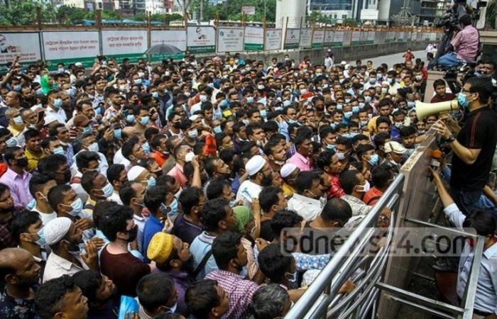 800 عامل بنجلاديشي يغلقون الطرق في "دكا" للحصول على تذاكر سفر إلى السعودية
