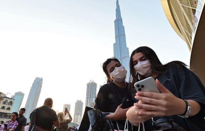 الإمارات تسجل 1100 إصابة جديدة بفيروس كورونا و3 وفيات