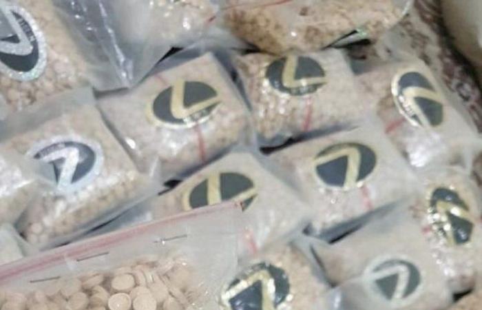 "المخدرات" تطيح بمواطن متهم بترويج 10.000 قرص من مادة الأمفيتامين