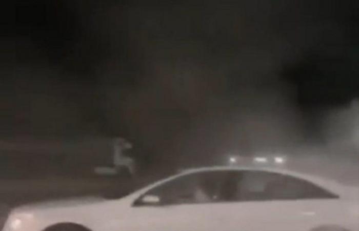 "المرور": ضبط سائق صوَّر فيديو وهو يقود سيارته بسرعة عالية ويمارس التفحيط