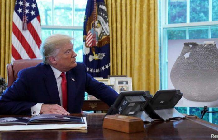 البيت الأبيض: "ترامب" يدخل المكتب البيضاوي لأول مرة منذ عودته من المستشفى