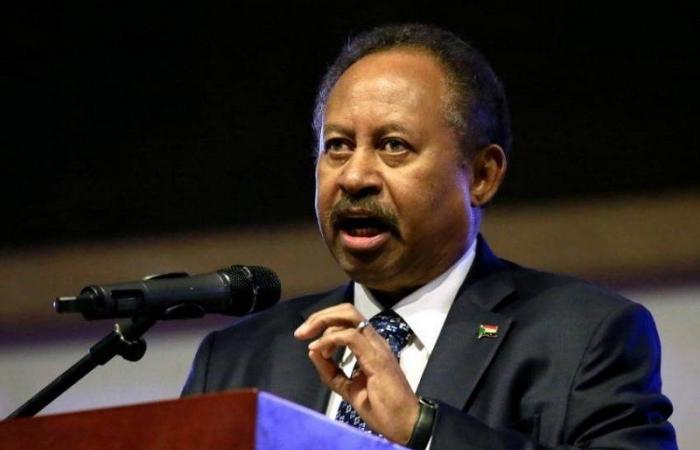 "السودانيون لم يكونوا إرهابيين قط" .. "حمدوك": عقوبات واشنطن تهدد الانتقال الديمقراطي