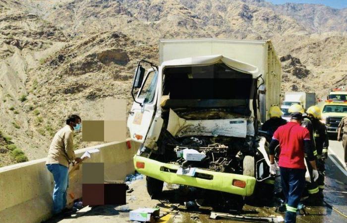 حادث الاصطدام بعقبة الملك فهد بالباحة.. إصابتان وحريق وإغلاق طريق