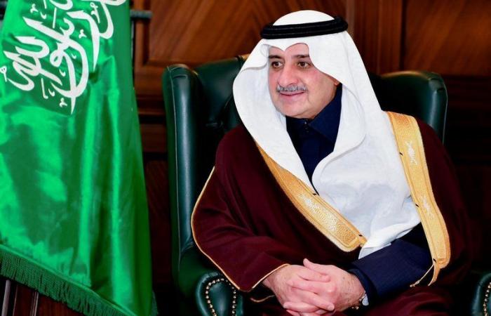 فهد بن سلطان يعزّي رئيس المحكمة الجزائية بتبوك في وفاة والده