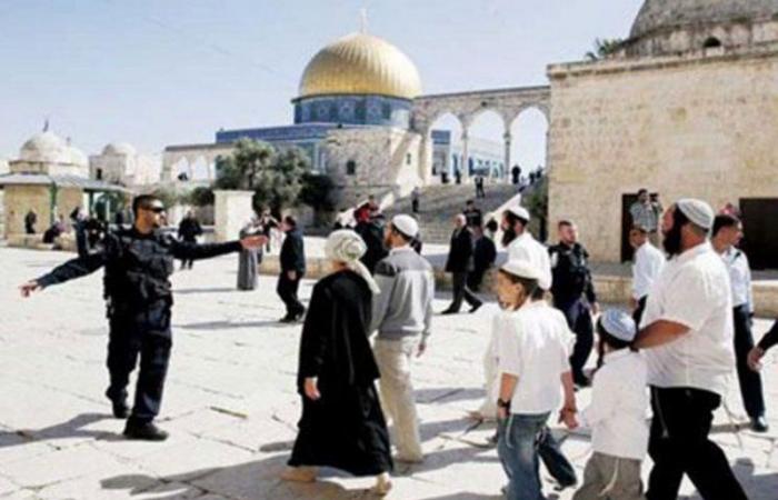 مستوطنون يهود يقتحمون المسجد "الأقصى"