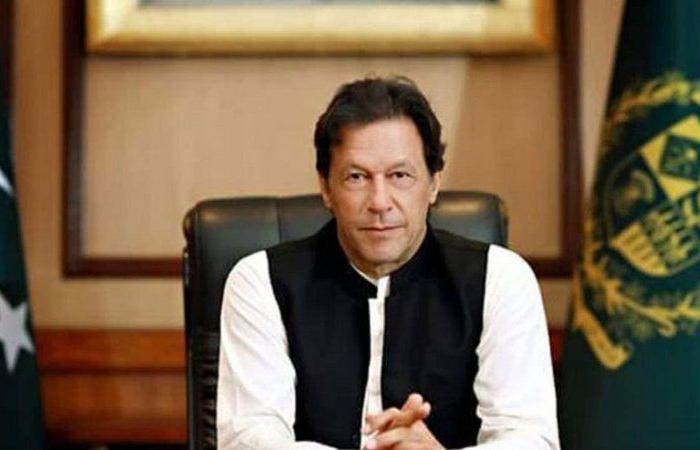 رئيس الوزراء الباكستاني يطالب "فيسبوك" بحظر المحتوى المعادي للإسلام
