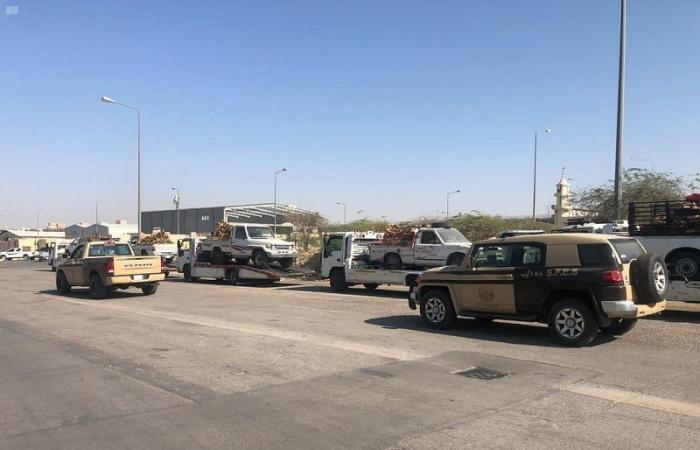 الرياض.. ضبط 10 مخالفين بحوزتهم 12.5 طن من الحطب المحلي المعد للبيع
