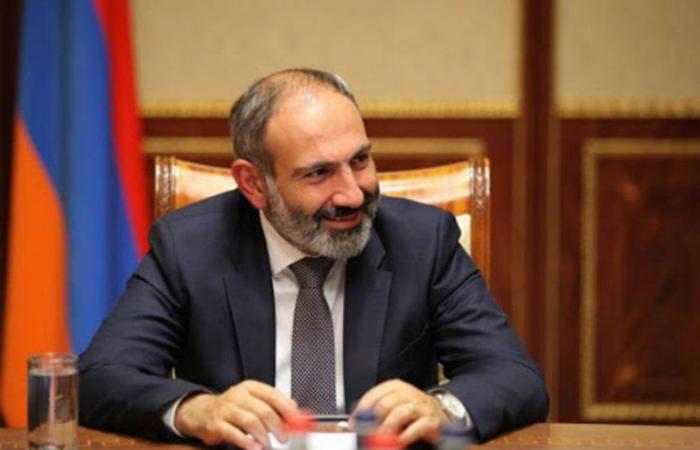 رئيس وزراء أرمينيا يعترف بالهزيمة ويعتذر لشعبه لعدم القدرة على مواصلة الحرب