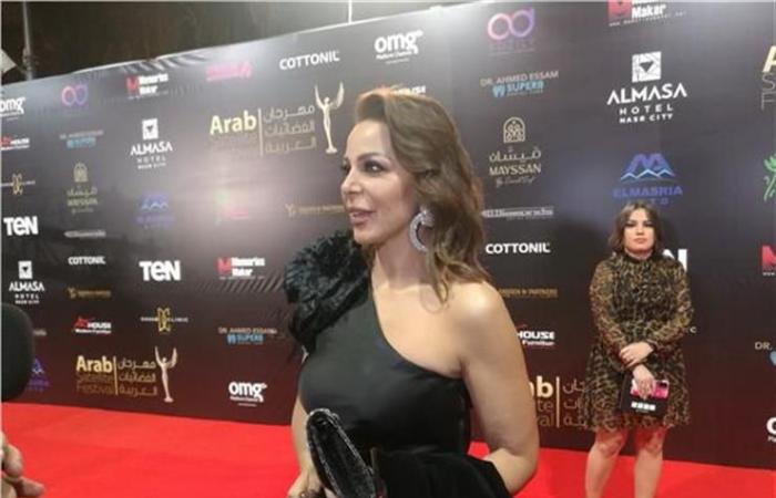 سوزان نجم الدين تتألق بالأسود في مهرجان الفضائيات العربية