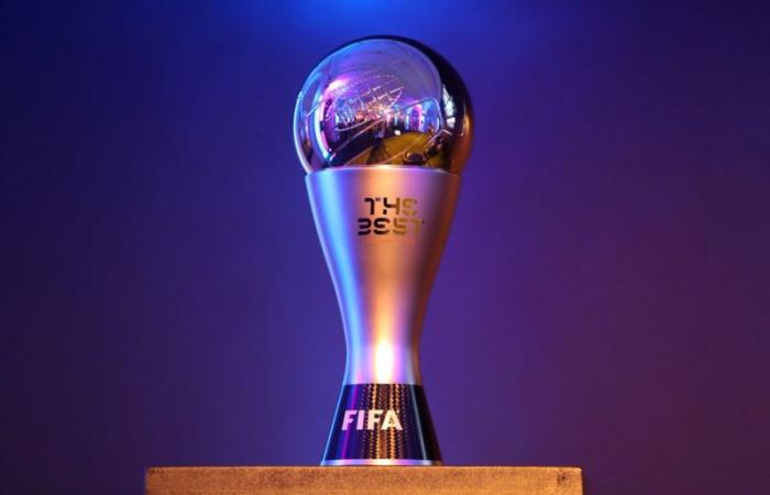 "فيفا" يعيد منح جائزة أفضل لاعب بالعالم.. عن بُعد