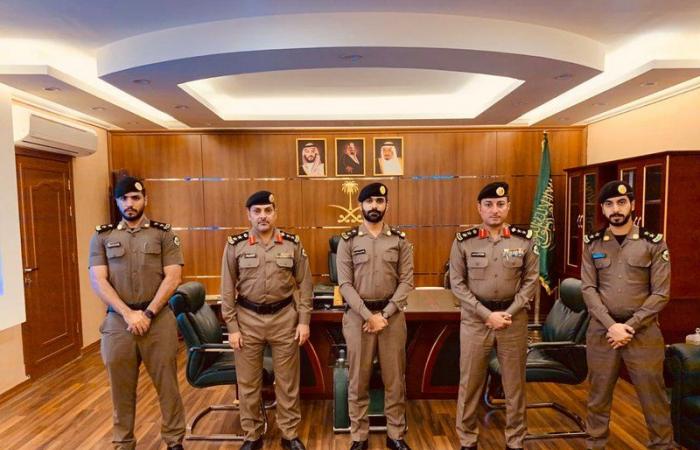 "الحازمي" يقلد عددًا من ضباط مرور مكة رتبهم الجديدة