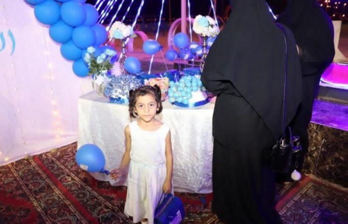 بلدية صامطة تحتفل باليوم العالمي للطفل باللون الأزرق