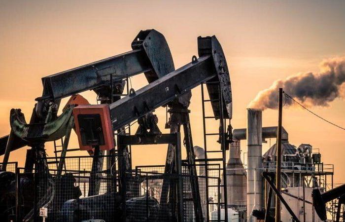 أسعار النفط تواصل مكاسبها مدفوعة بآمال لقاح "كورونا"