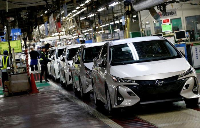 اليابان تخطط لوقف بيع سيارات البنزين.. محرك هجين أو كهربائي أو هيدروجيني