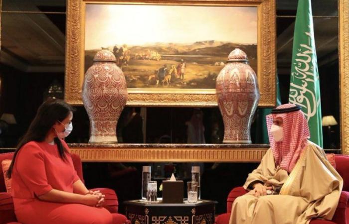 وزير الخارجية يجري عدداً من اللقاءات على هامش مؤتمر حوار المنامة