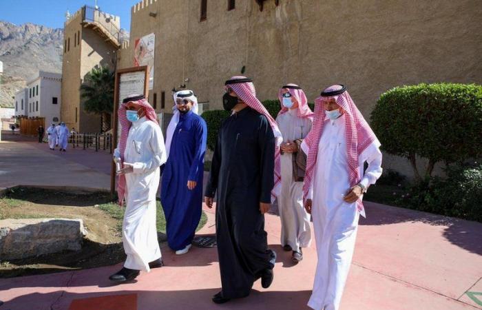 وزير "البلديات" يزور الطائف ويضع حجر الأساس لمشروع تطوير حديقة الملك فهد