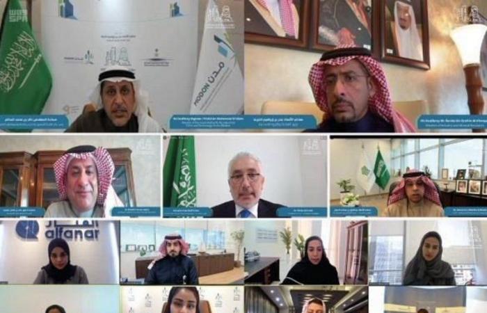 وزير الصناعة: المرأة شريكٌ فاعلٌ ومهم في مسيرة التنمية التي تشهدها السعودية