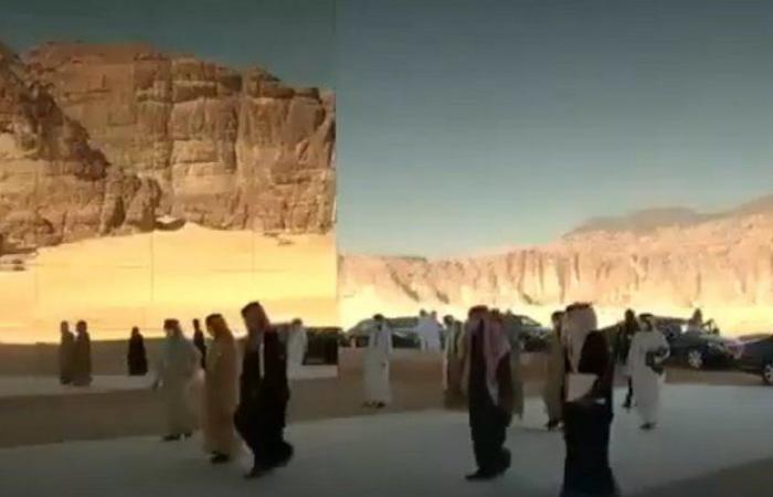 فيديو .. قادة ورؤساء دول الخليج يصلون إلى قاعة مرايا لبدء انعقاد القمة