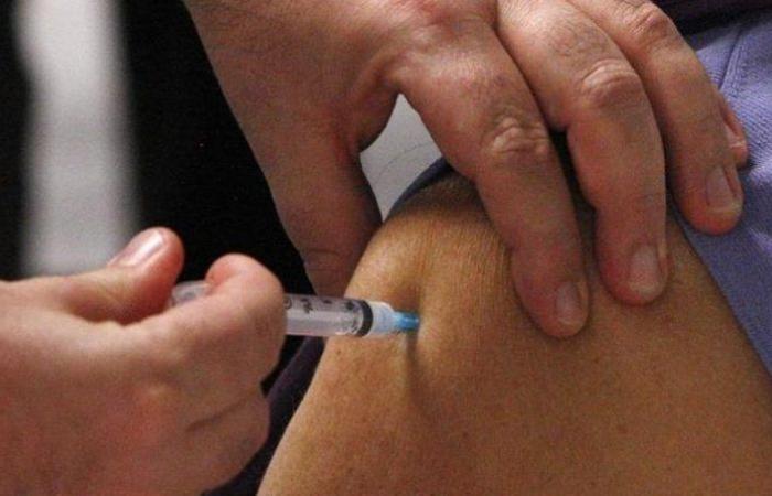 بروفيسور سعودي يقدم مقترحًا لتشجيع المواطنين على تلقي اللقاح.. تعرف عليه
