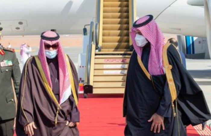 فيديو.. وصول أمير الكويت إلى مطار العلا وولي العهد في مقدمة مستقبليه