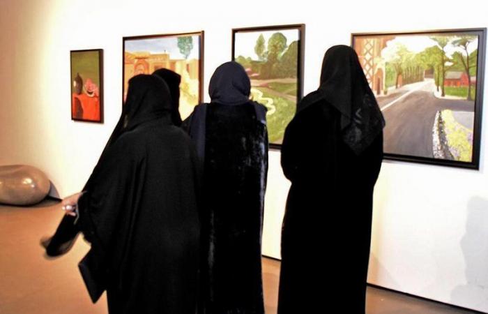 الرياض.. اختتام معرض "هن وهم نحن" بعرض لوحات تشكيلية