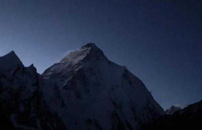 بالفيديو.. لأول مرة الإنسان يقهر "الجبل المتوحش" شاهد المعجزة