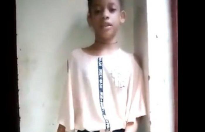 فيديو.. طفلة تحكي للعالم مأساتها بعد فقدها ساقها بجريمة حوثية بشعة