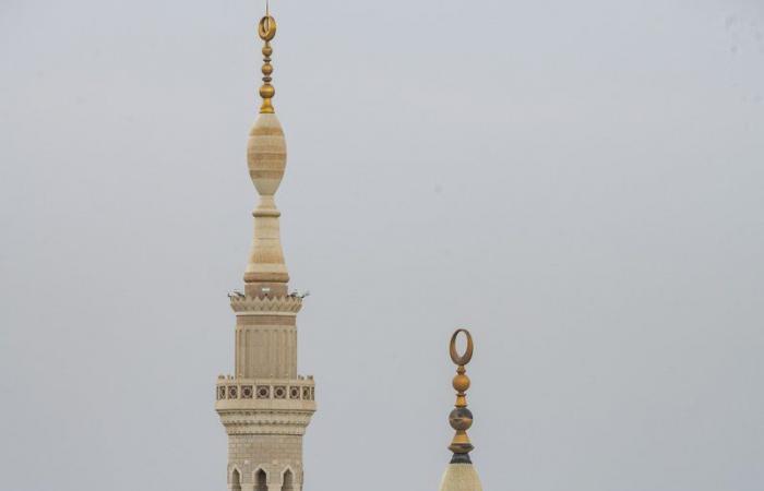 شاهد.. تميز وشموخ مآذن المسجد النبوي الشريف بهويتها المعمارية الإسلامية