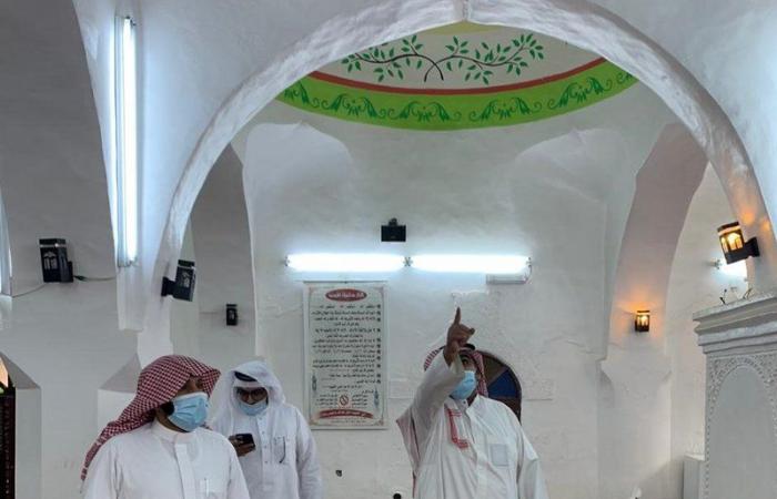 بالصور.. "المدخلي" يتفقد جوامع ومساجد جزر فرسان جازان