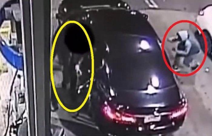 بالفيديو: حاول سرقة سيارتها.. شاهد ماذا فعلت به!
