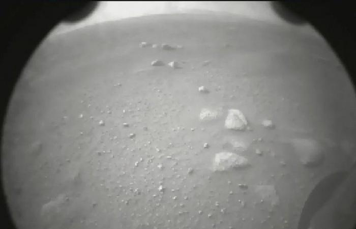 شاهد .. الصور الأولى للمركبة الفضائية خلال هبوطها على المريخ